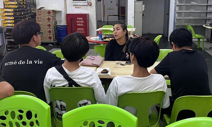 (已签发)柔:狮城二三事: 5少年烤肉店打闹 女老板没报警仅要道歉获赞