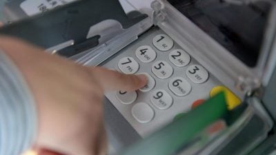 女佣86次盗提 老雇主失逾22万