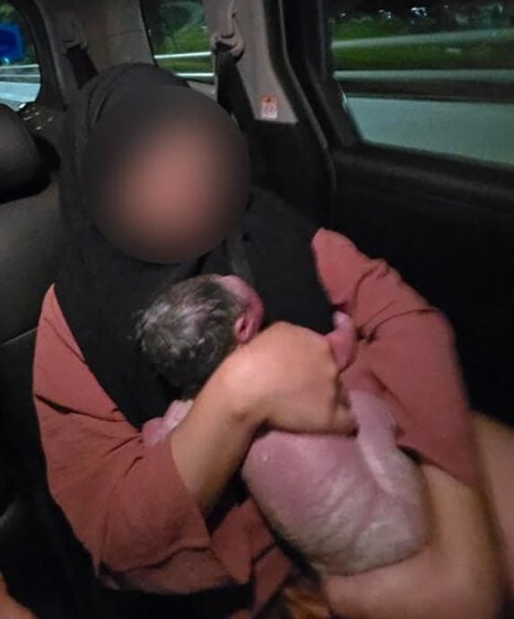 （已签发）柔：狮城二三事：护士私召车内生产 宝宝一度没呼吸