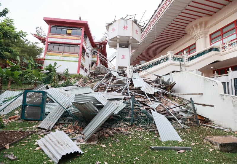 (已签发)柔:狮城二三事:狮城普觉禅寺纪念堂 千片瓦轰然坠地