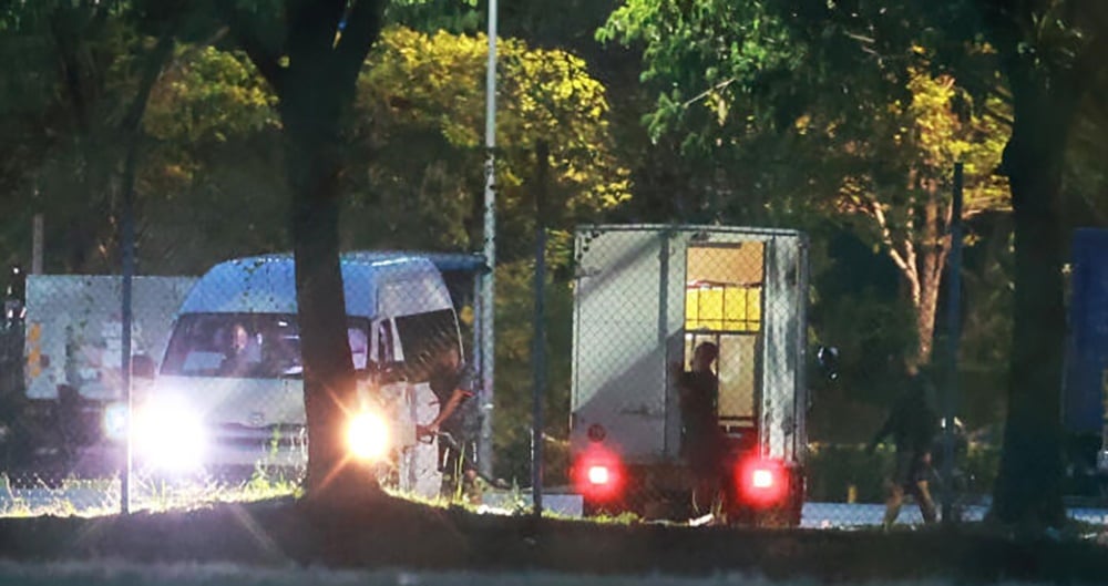 （已签发）柔：狮城二三事：罗里非法卖柴油  1小时7车上门