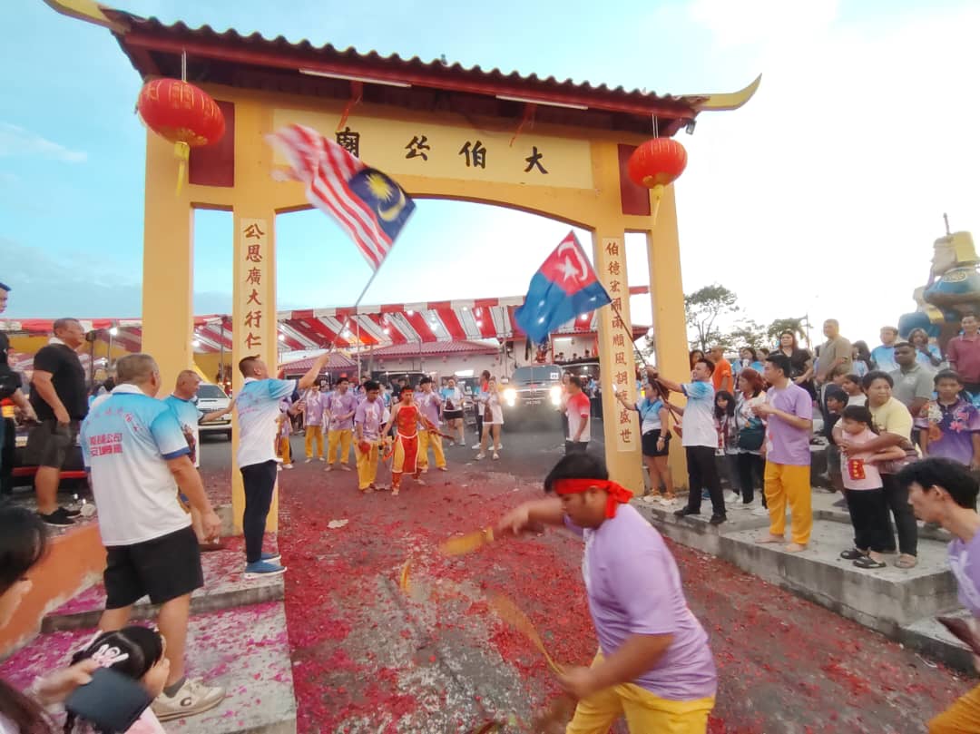 （已签发）柔：逾千人次参与游神盛会   亚逸文满大伯公庙热闹非凡