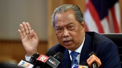 首相前政秘丑闻缠身| 慕尤丁质疑安华滥权 促反贪会行动