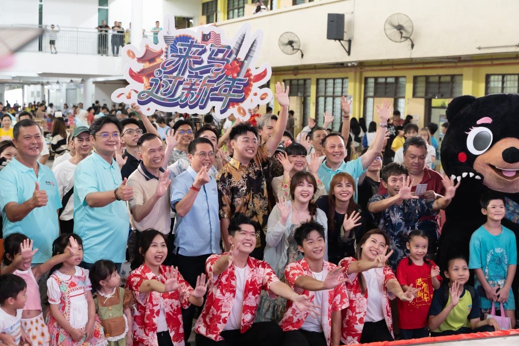 (明8AM)郑斌彦《来马过新年》 推广大马旅游年