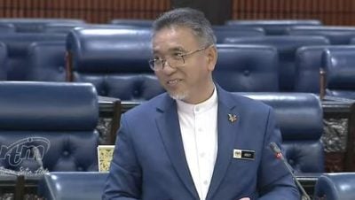 副防长：《白皮书》设定10%   9745女兵服役未达标