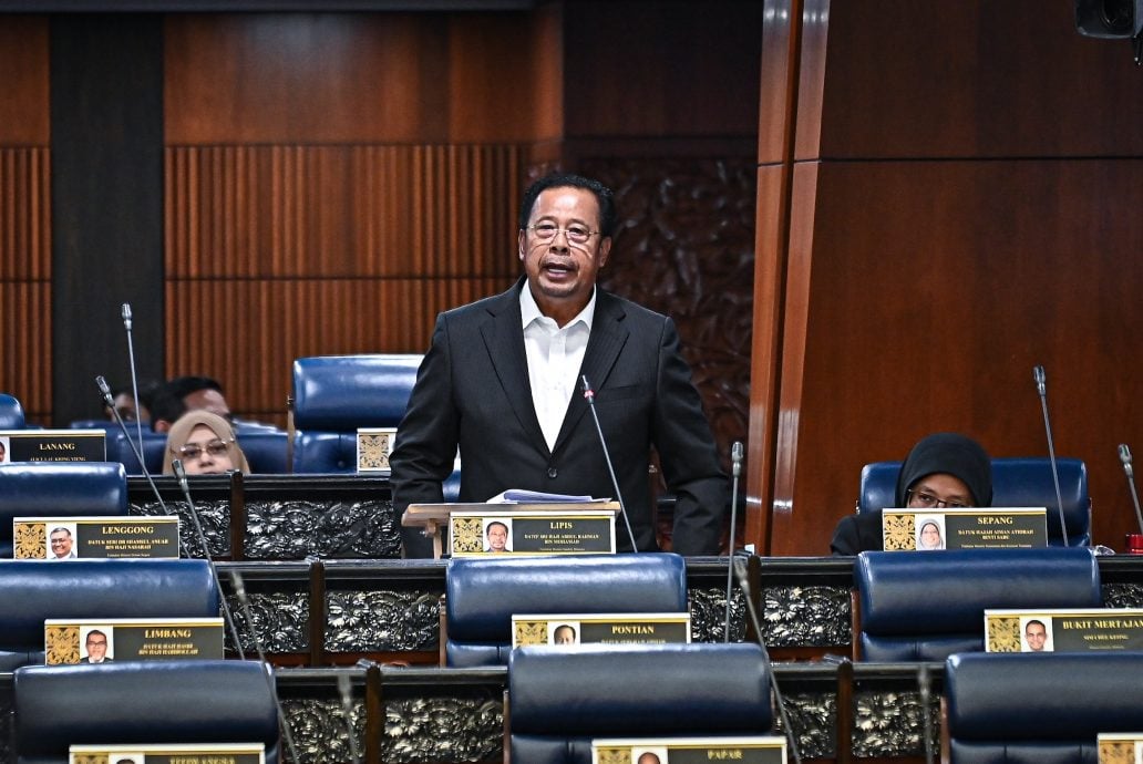 （未上网）国会 / 驳斥PTPK终止助学贷款津贴指控 阿都拉曼：学生月津贴增至800令吉
