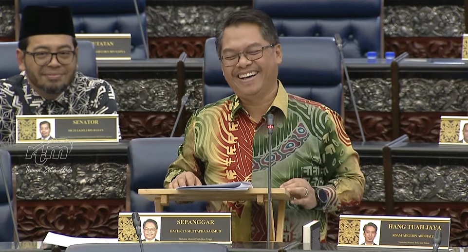 （未上网）沙巴州选｜副部长国会“拉票”后赶回沙巴投票 “希望大专生明智选择政党”