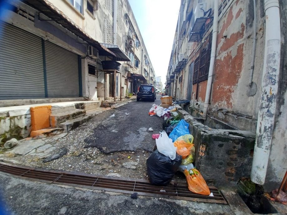 (版2头)大都会/张睷洋大赞加影市区的街道与后巷干净