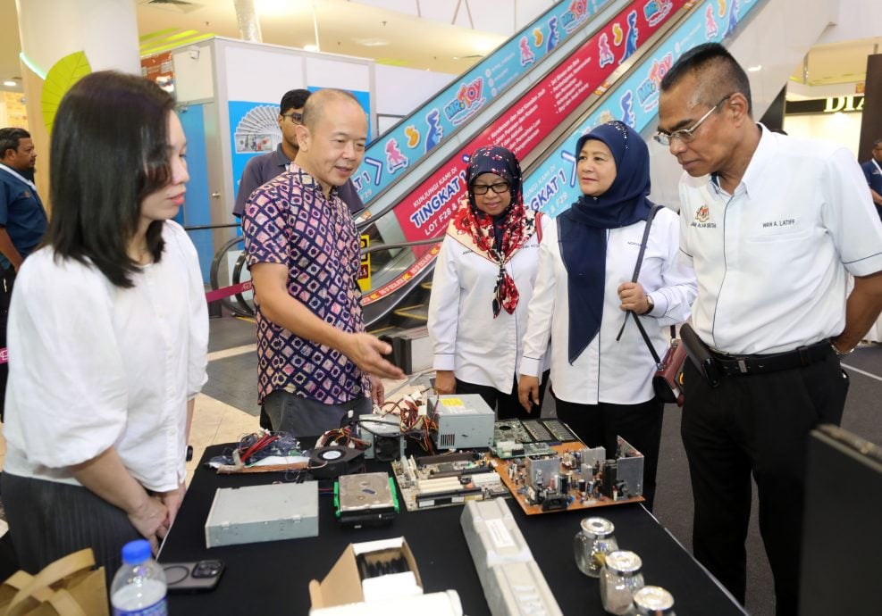 (版3头)大都会/环境局放眼明年回收3000公吨家庭电子垃圾