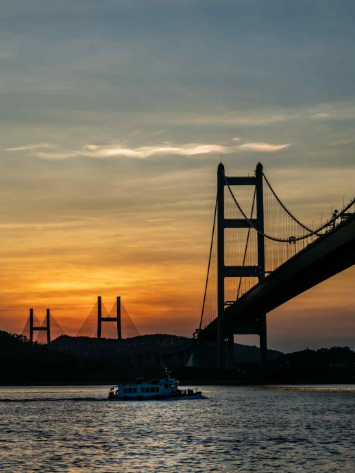 （网闻）黄昏飞龙在天　天文台指见到真幸运　人形云则惹热议