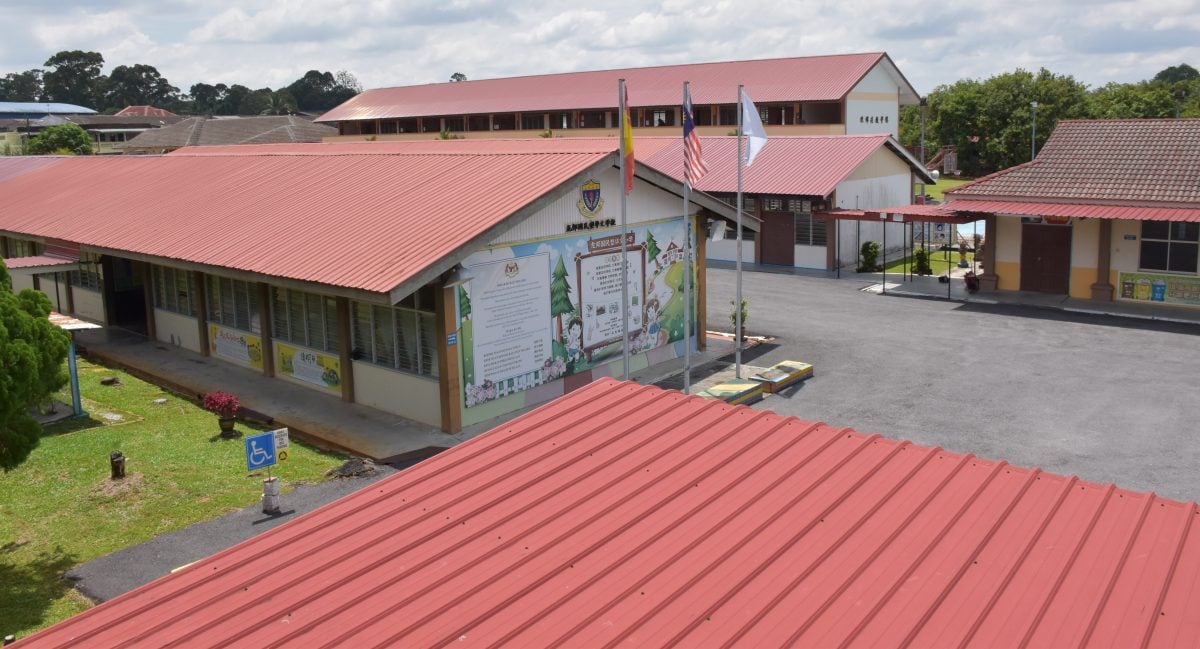 (预编10/11见报)大都会/《校园我董》乌雪龙邦华小董事长潘青山