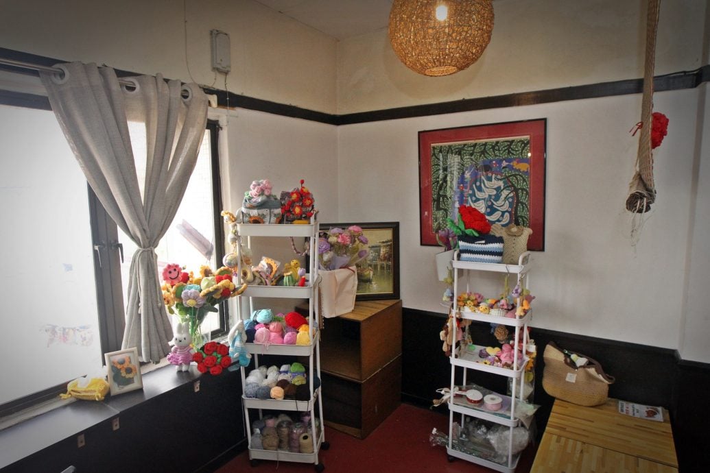 (预编27/11见报)星洲人VIP:三楼茶坊工艺画室/17图