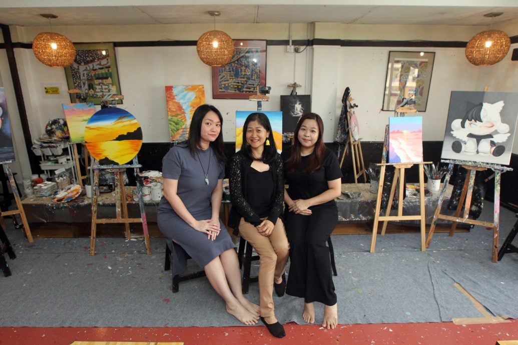 (预编27/11见报)星洲人VIP:三楼茶坊工艺画室/17图