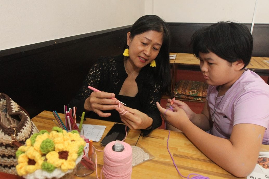 (预编27/11见报)星洲人VIP:三楼茶坊工艺画室/17图