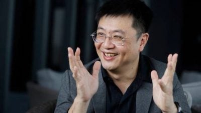 在光影中捕捉凝視的瞬間