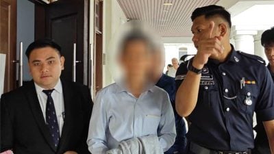 2教师鞭学生被控 | 案件记录有误换推事重新审理 1人不认罪3000令吉保释