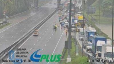 NKVE沙亚南路口闪电水灾 大堵车