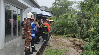 友乃德花园土崩 | 隆市局火速善后 排水抢修 稳定地质