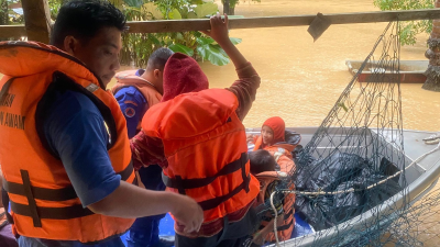 丹州水灾灾情加剧 撤离人数已破万