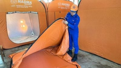 大水消退灾民返家     劳勿21疏散中心关闭