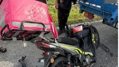 摩托撞停路旁罗里  送餐员伤4岁女亡