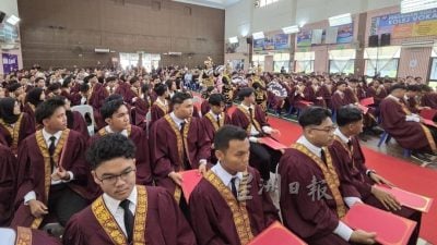 涵盖8专业课程  技职学院171人获证书