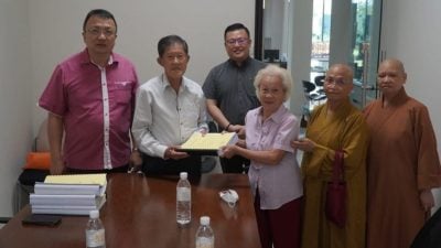 “老主席一生待人以诚”  佛声法师忆故人点滴在心