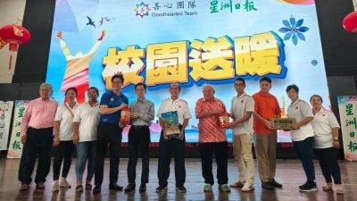 “社区关怀．校园送暖”活动| 网络资讯爆炸 学生须学会分辨假新闻