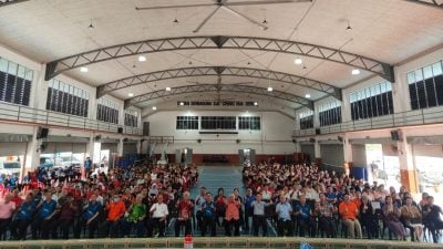 “社区关怀. 校园送暖”活动|星洲9华小送暖 学生获600份物资