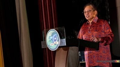 为进剑桥及伦敦政经学院铺路 砂从中三起物色精英