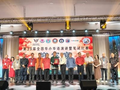 陈超耀：砂秉持中庸施政 . 资源用在民之所需