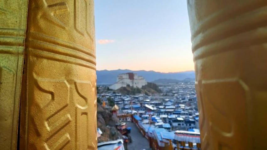 Kim Teoh/转经之路——日喀则