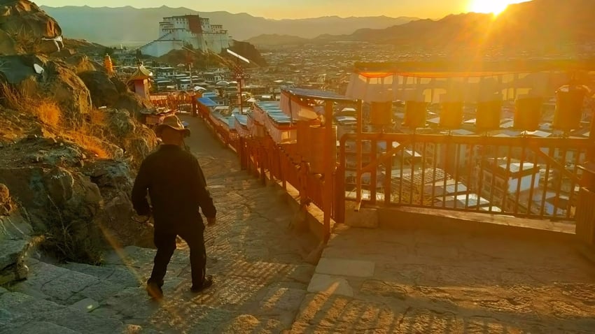 Kim Teoh/转经之路——日喀则