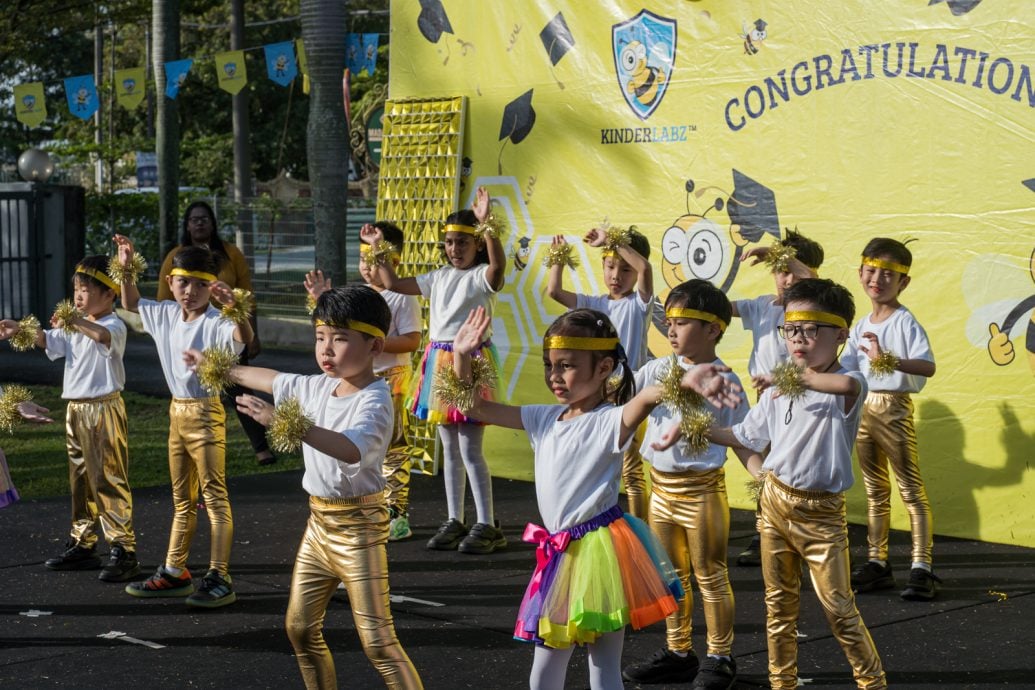 Kinder Labz “点石成金” 典礼  为69毕业生献祝福