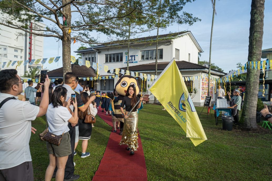 Kinder Labz “点石成金” 典礼  为69毕业生献祝福