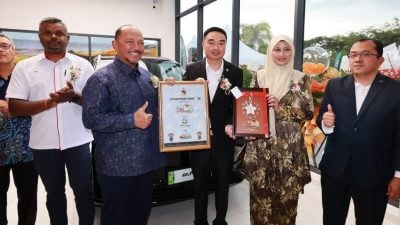 LHM Evolve公司赞助森旅游局宝腾e.MAS 7 作森旅游年官方用车