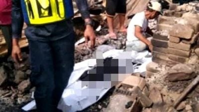 死者卧病在床 逃不及．伤者救儿子烧伤