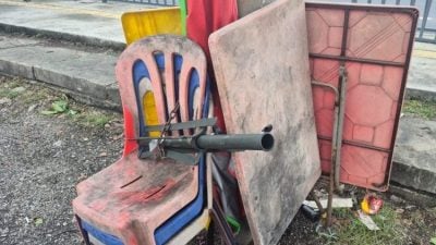 郑长首：非法摆卖阻交通   小贩应觅合法地点摆档