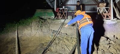 峇南瓜拉杜多河 . 码头1天2次土崩