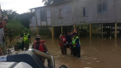 淡马鲁县多个低洼地区水灾 179名灾黎被安顿在3临时疏散中心