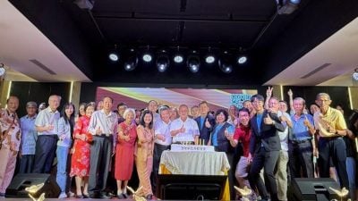 巴生中华华中校友会   历届师生齐聚共聚情谊