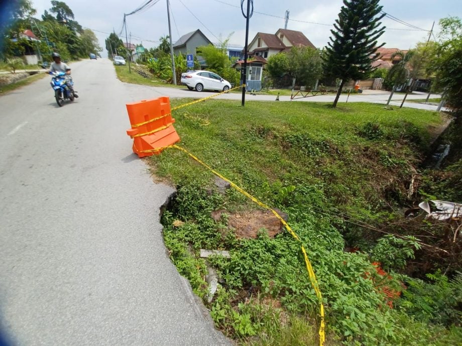 mz头//大都会/甘榜双溪拉玛达兰阿兵路崩塌逾半年没抢修