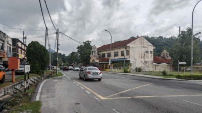 沉香路夜间铺路 下周一起封路施工