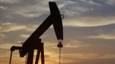 美国力促俄乌和谈  国际油价低收