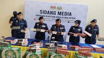 诗巫关税局突击民宅  起总值逾632万走私烟酒（附视频）