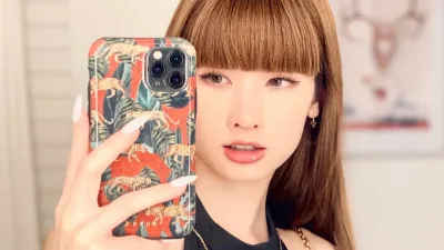 “帮忙宣传”遭拒躲厕所45分钟 “网红”逃单失败 店家报警抓她！