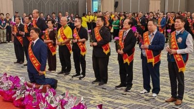 世张恳亲大会宜兰举行 . 张学彬蝉联总会长