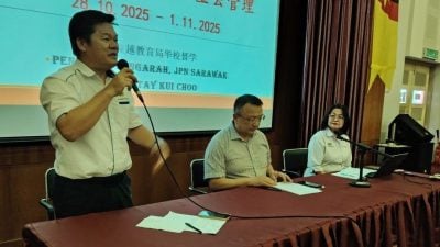 蔡文铎:没更新地契 . 中区2华小校地变政府地