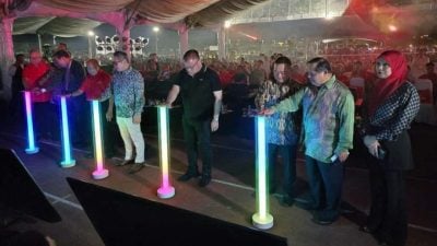 诗巫再也30周年 | 总理：诗巫再也成功转型 . 砂城乡发展典范　