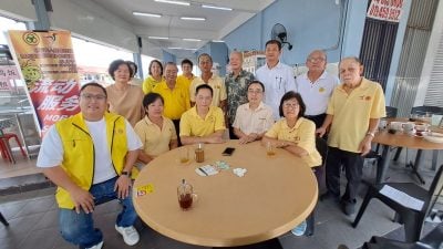 黄振渊：双师教改须谨慎再谨慎 . 借鉴他国深入探讨草率不得